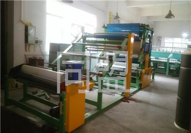 熱熔膠貼合機(jī)，首選同盟機(jī)械，質(zhì)優(yōu)價(jià)廉，高配置或低配置，我們都是不二選擇